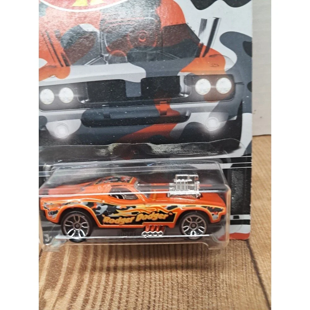 Hot Wheels Rodger Dodger 1970 Dodge Orange/Black Camo 1:64 Diecast Unopened